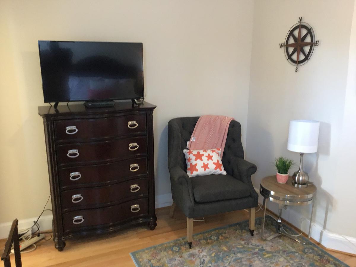 Convention Center/Logan Circle Large Cozy House. - thumb 39