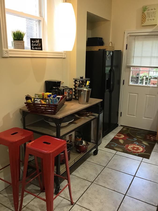 Convention Center/Logan Circle Large Cozy House. - thumb 25