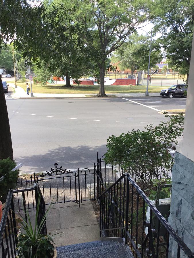 Convention Center/Logan Circle Large Cozy House. - thumb 24