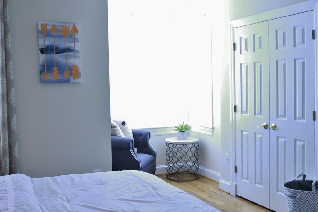 Your Home Away For Home, Convention Center. 96 WALK SCORES. - thumb 11