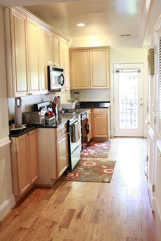 Your Home Away For Home, Convention Center. 96 WALK SCORES. - thumb 19