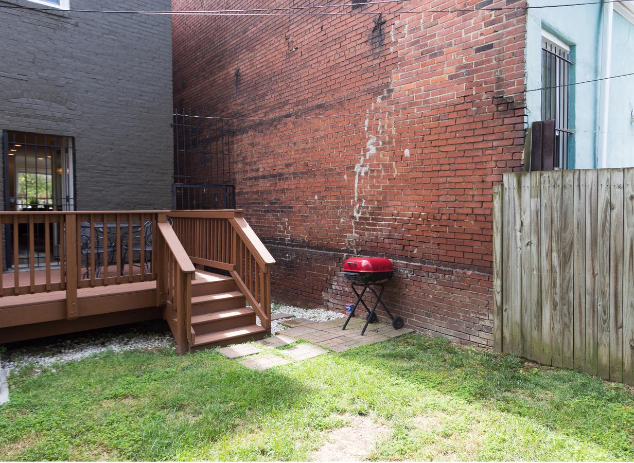 Your Home Away For Home, Convention Center. 96 WALK SCORES. - thumb 9