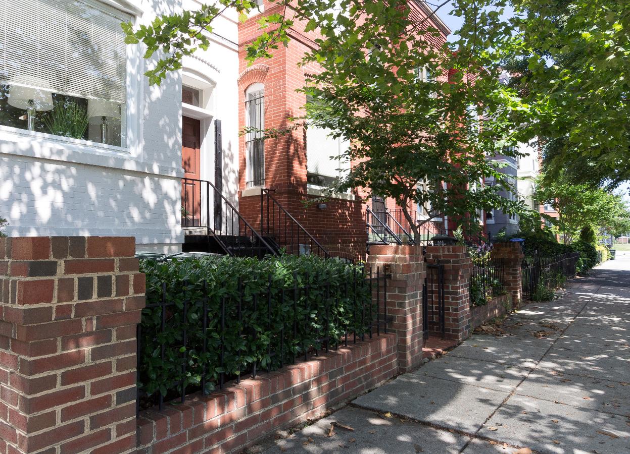 Your Home Away For Home, Convention Center. 96 WALK SCORES. - thumb 8