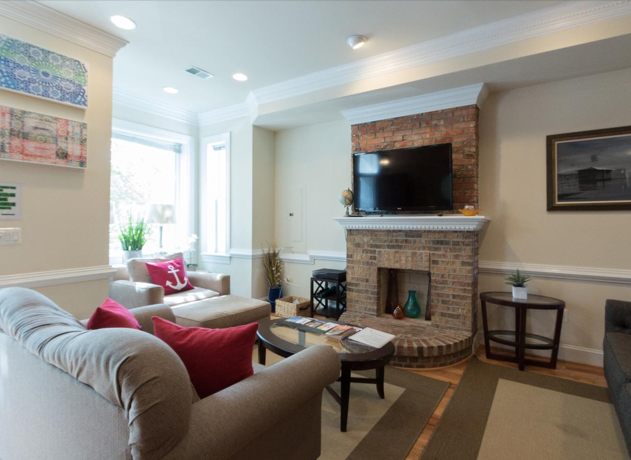 Your Home Away For Home, Convention Center. 96 WALK SCORES. - thumb 17