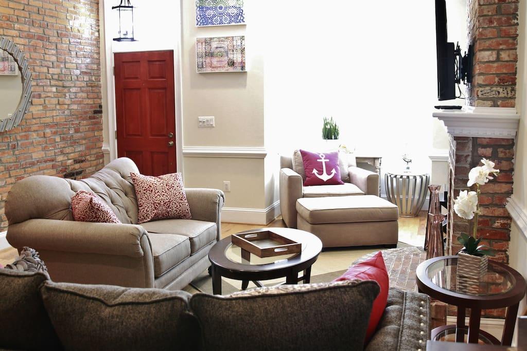 Your Home Away For Home, Convention Center. 96 WALK SCORES. - thumb 21