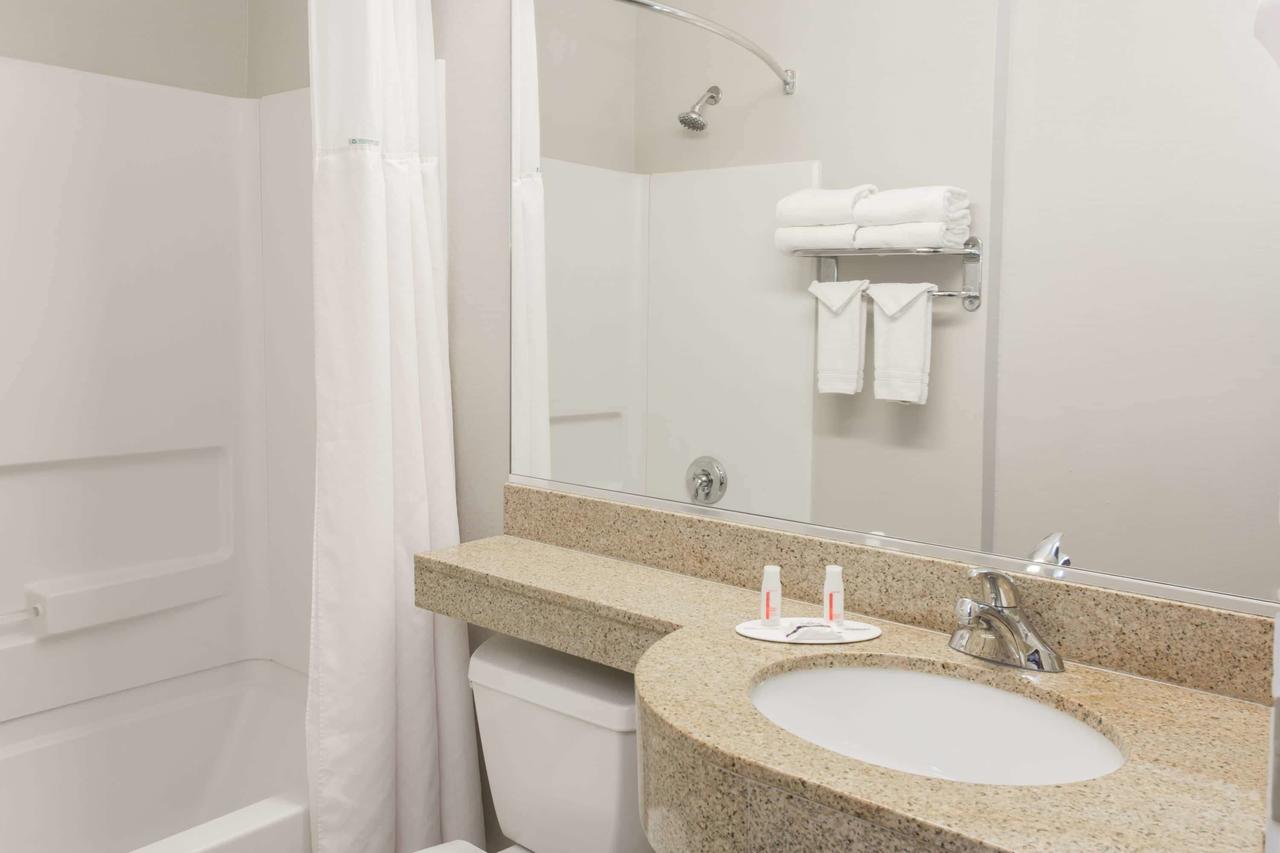 Microtel Inn And Suites By Wyndham Port Charlotte - thumb 15