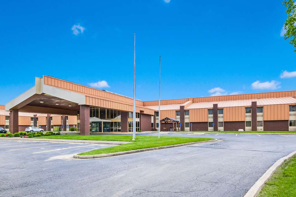 Quality Inn & Suites - thumb 2