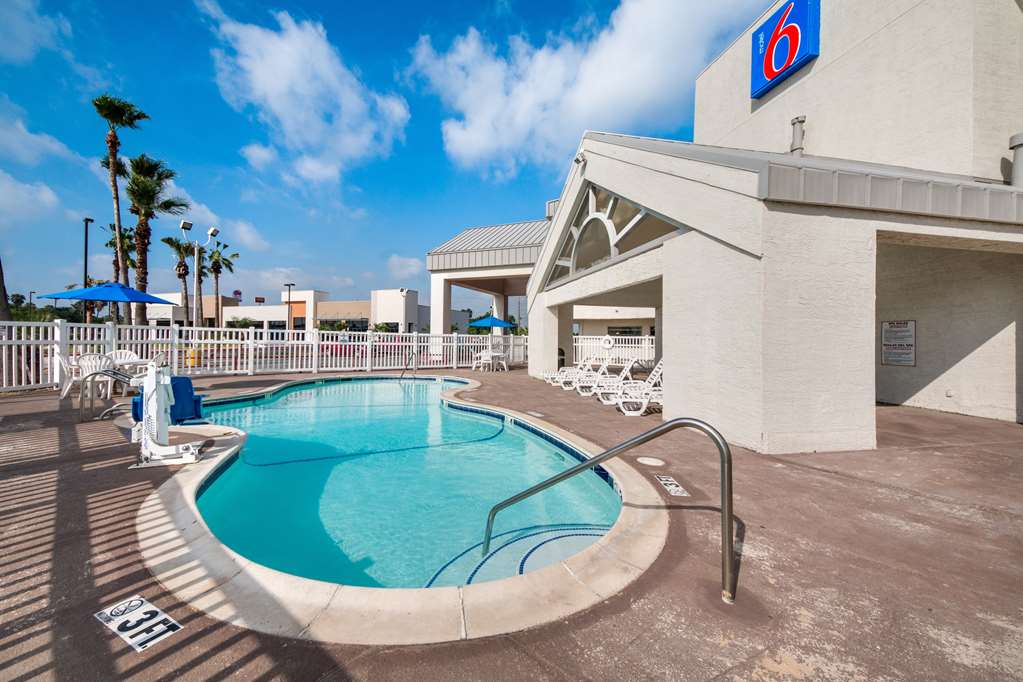 Motel 6 Brownsville North - thumb 17