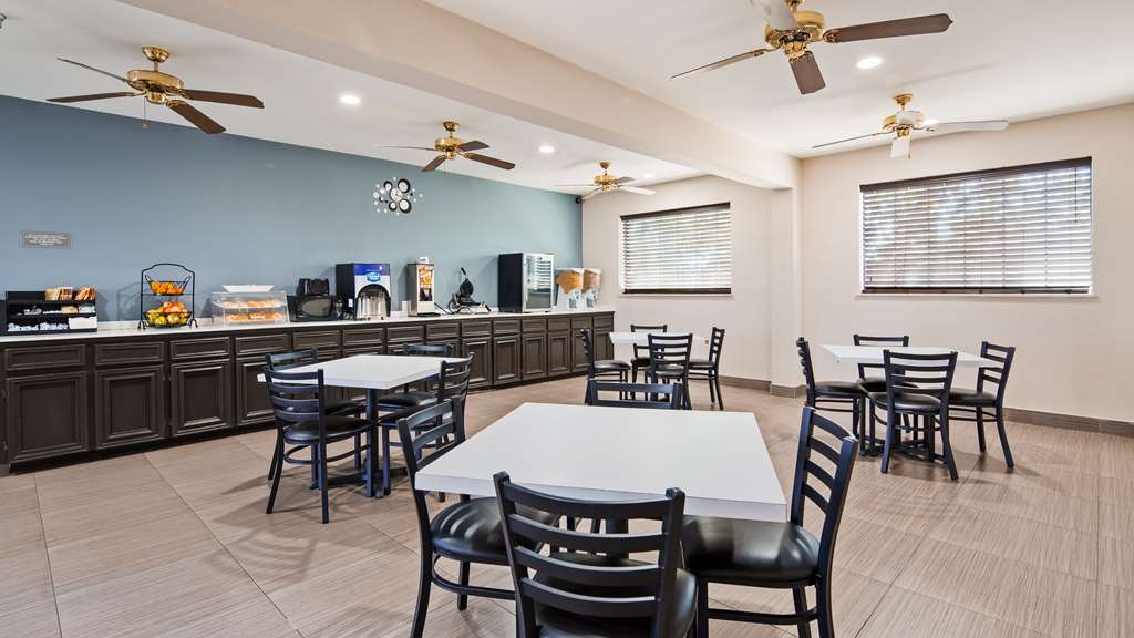 SureStay Hotel Brownsville - thumb 10