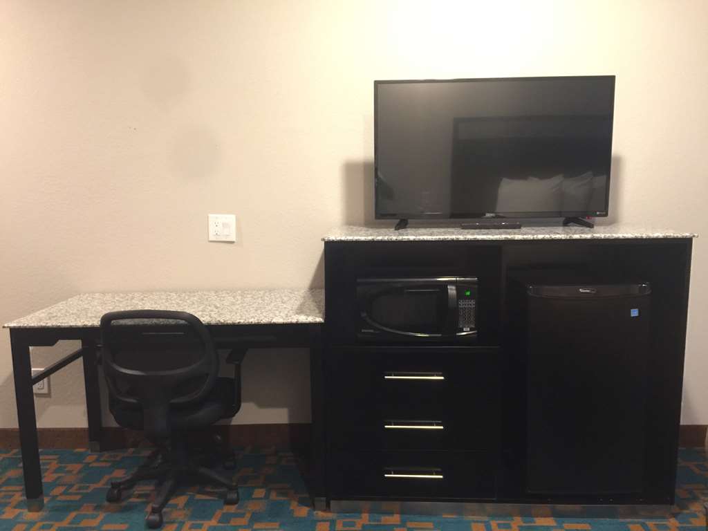 SureStay Hotel Brownsville - thumb 17