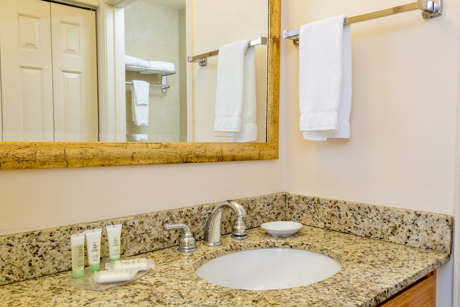 Staybridge Suites - thumb 5