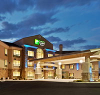 Holiday Inn Express  Suites Nampa - Accommodation Michigan