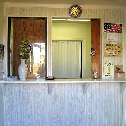 Laketree Inn & Suites Marion - thumb 1