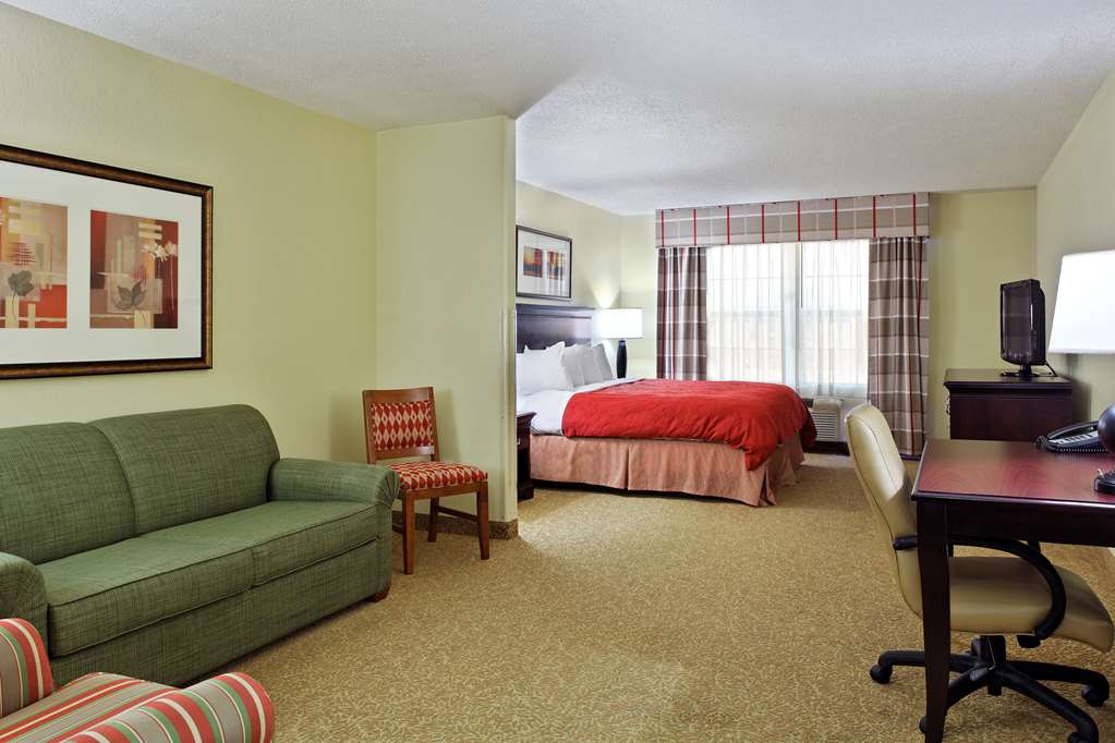 Country Inn & Suites Marion - thumb 5