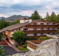 Knob Hill Inn - Accommodation Michigan