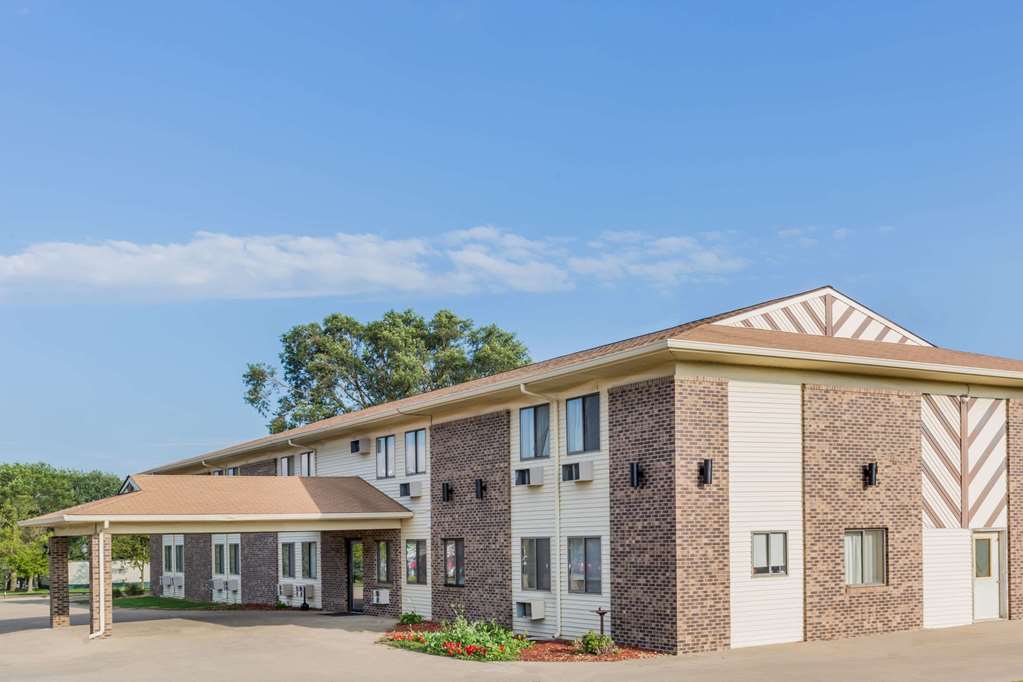 Super 8 Madison - thumb 1