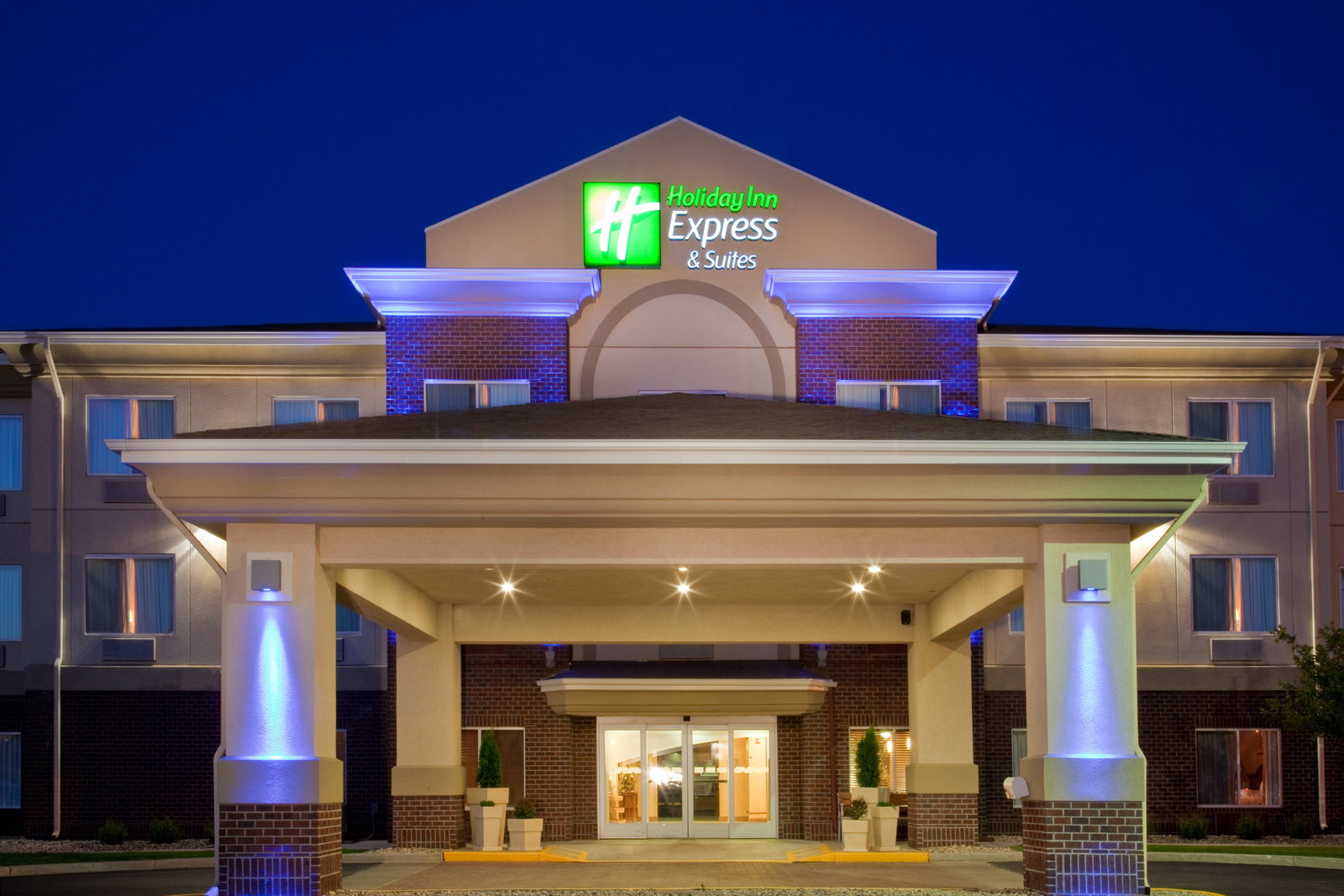 Holiday Inn Express Hotel & Suites - thumb 1