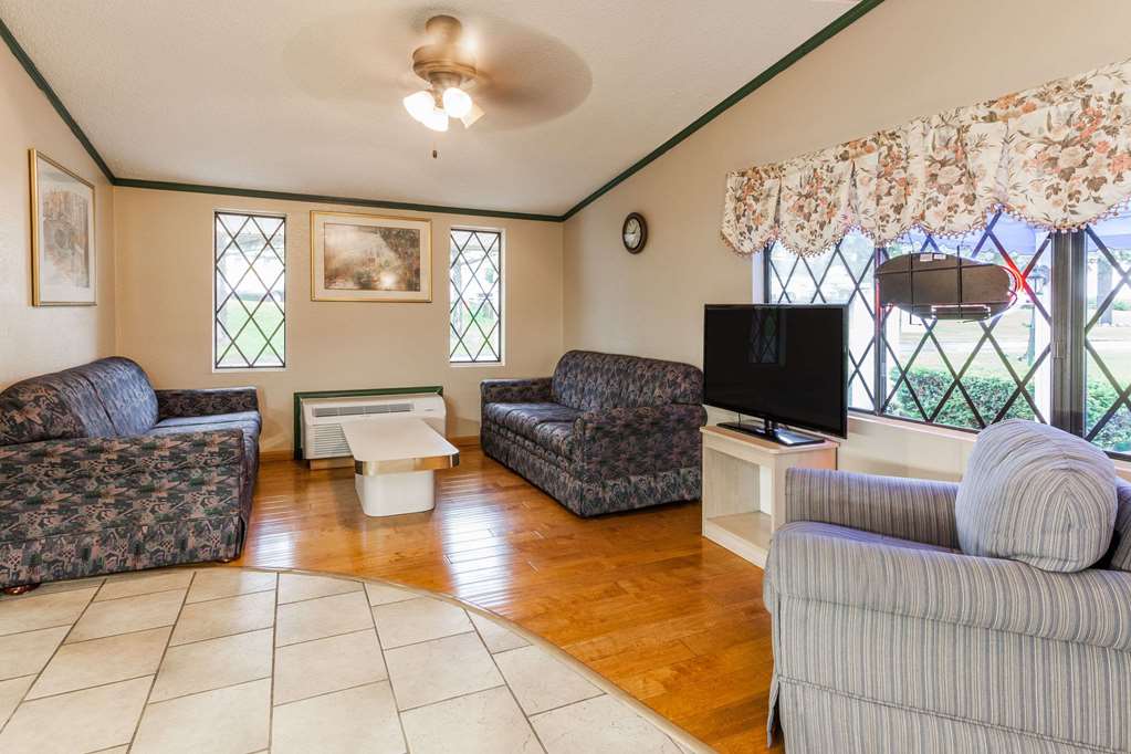 Knights Inn Detroit Area