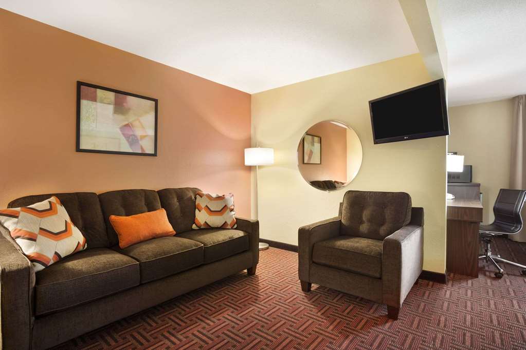 Super 8 Alton - thumb 12