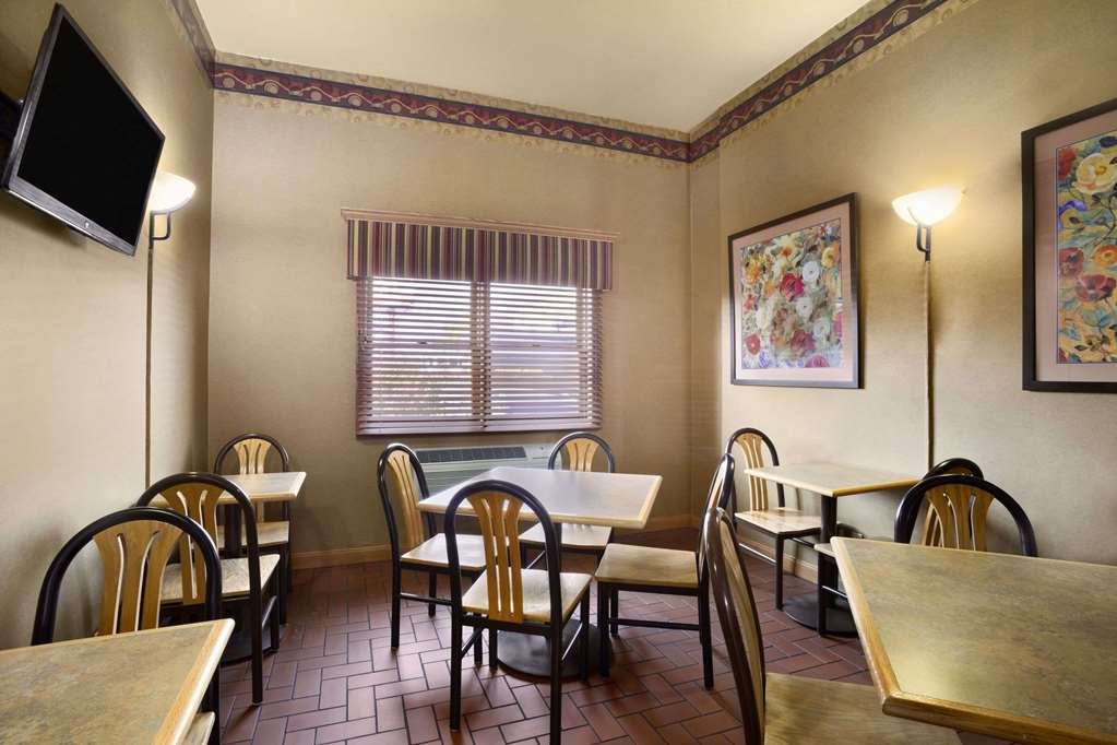 Super 8 Alton - thumb 13