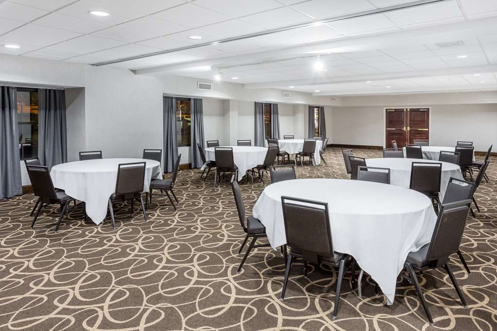 Wingate By Wyndham High Point - thumb 8