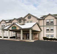 La Quinta Inn  Suites St. Albans - Accommodation Michigan