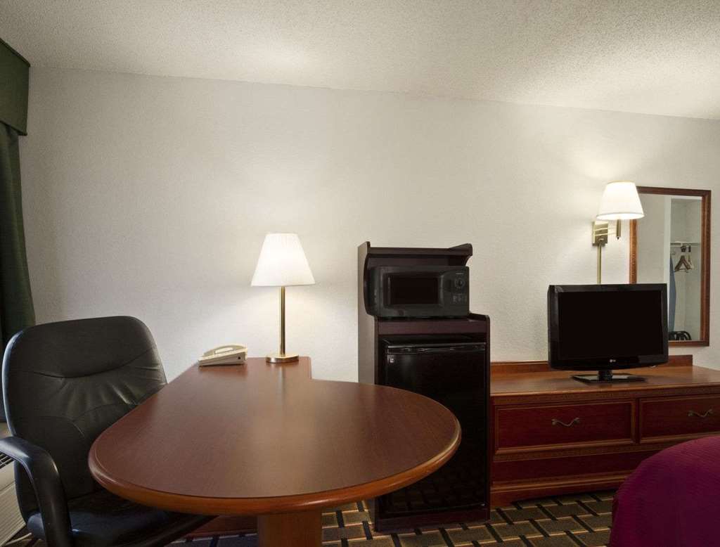 Baymont Inn & Suites Crossville - thumb 6