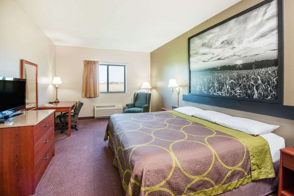 Super 8 Iola KS - thumb 4