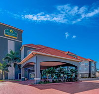 La Quinta Inn  Suites Alamo - Accommodation Michigan