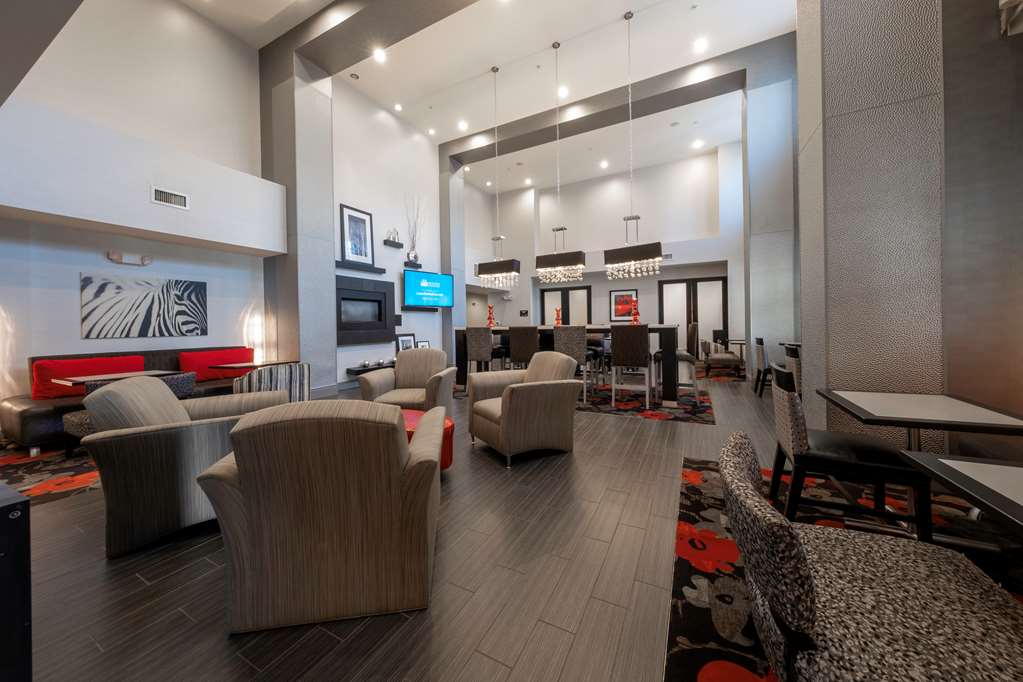 Hampton Inn & Suites DuPont - thumb 4