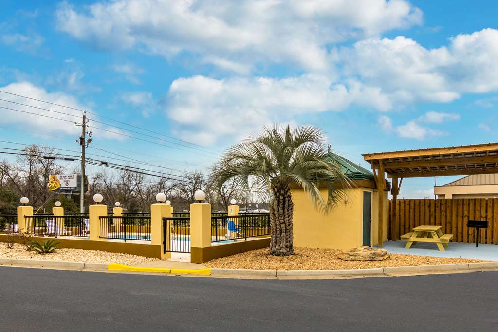 Quality Inn - thumb 9