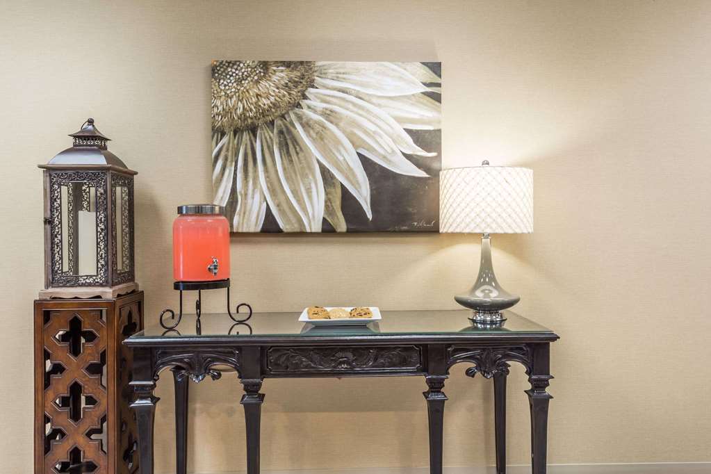 Super 8 Huntington - thumb 1