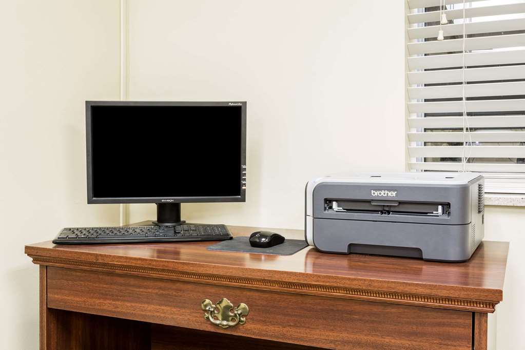 Super 8 Huntington - thumb 14