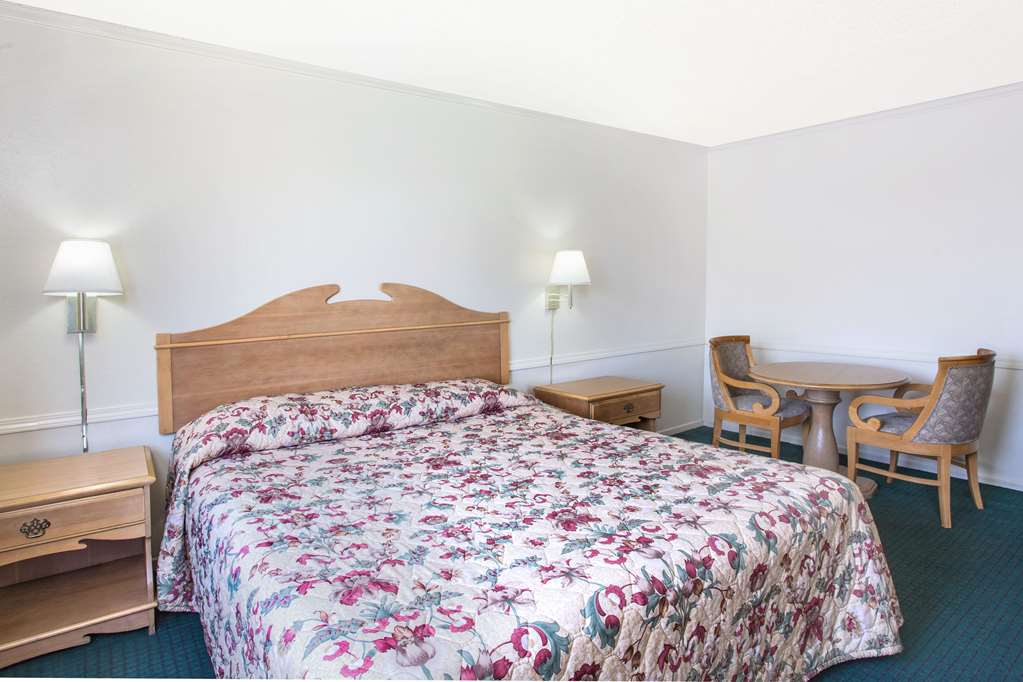 Knights Inn Pico Rivera - thumb 11