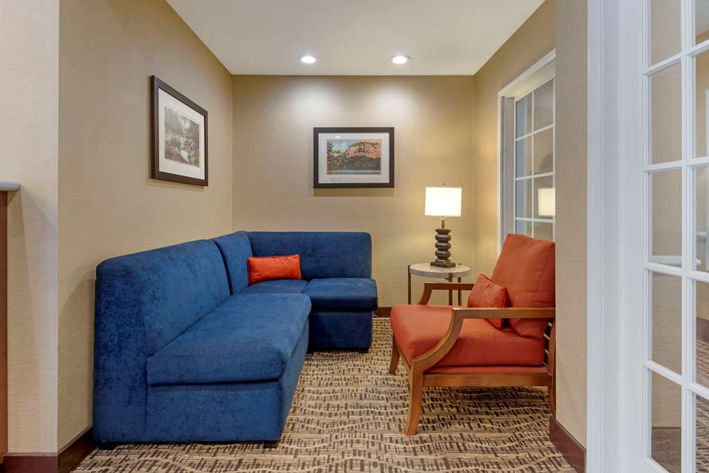 Comfort Inn & Suites - thumb 2