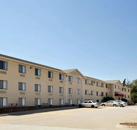 Super 8 by Wyndham Lincoln North - Accommodation Michigan