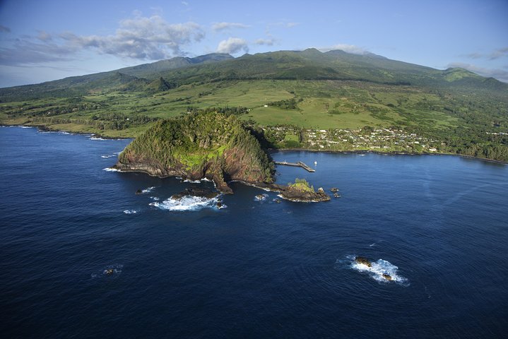Small-Group Road To Hana Luxury Tour With Helicopter Flight Return - thumb 0