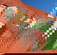 Strawberry Hill and Downtown KCK Hike - Accommodation Michigan