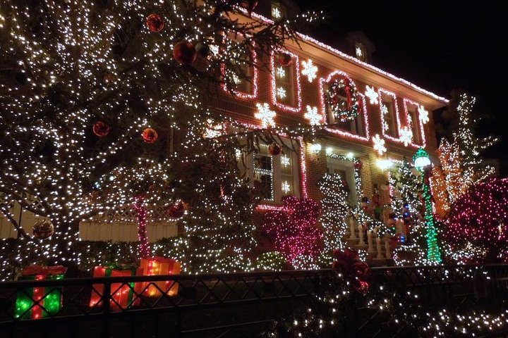 NYC Christmas Lights LIMOUSINE Tour - Dyker Heights In Brooklyn - thumb 2
