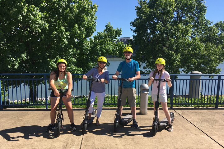 1-Hour Little Electric Vehicle Guided Tour Of Chattanooga In USA - thumb 4