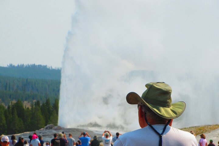 6-Mile Geyser Hiking Tour In Yellowstone With Lunch - thumb 2