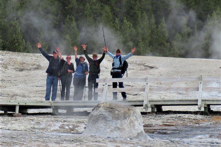 6-Mile Geyser Hiking Tour In Yellowstone With Lunch - thumb 4