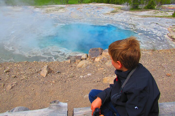 6-Mile Geyser Hiking Tour In Yellowstone With Lunch - thumb 5