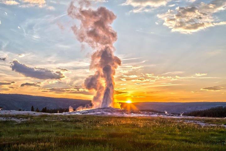 Yellowstone Old Faithful, Waterfalls And Wildlife Day Tour - thumb 0